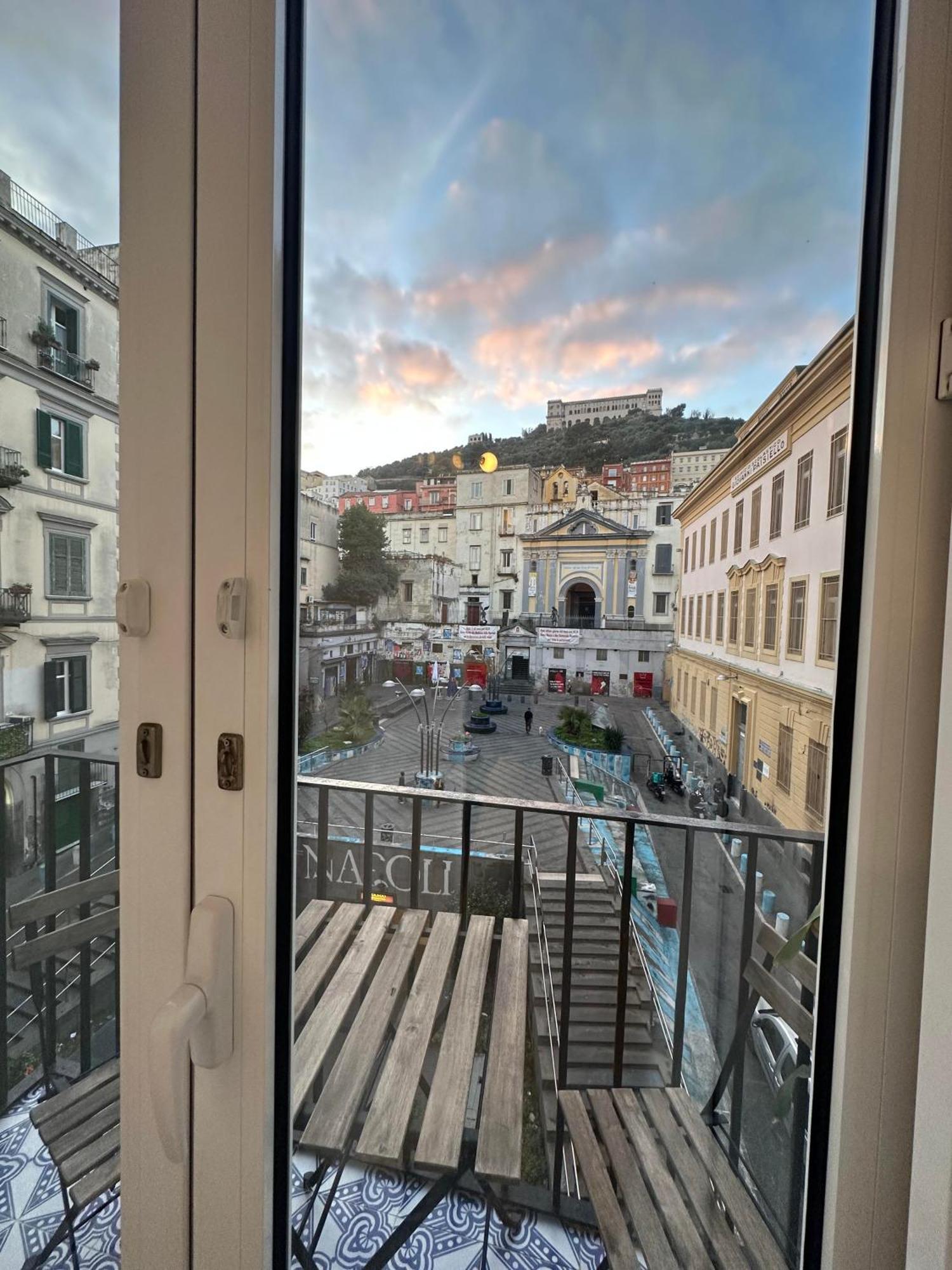 Mansarda Valu Appartement Napels Buitenkant foto