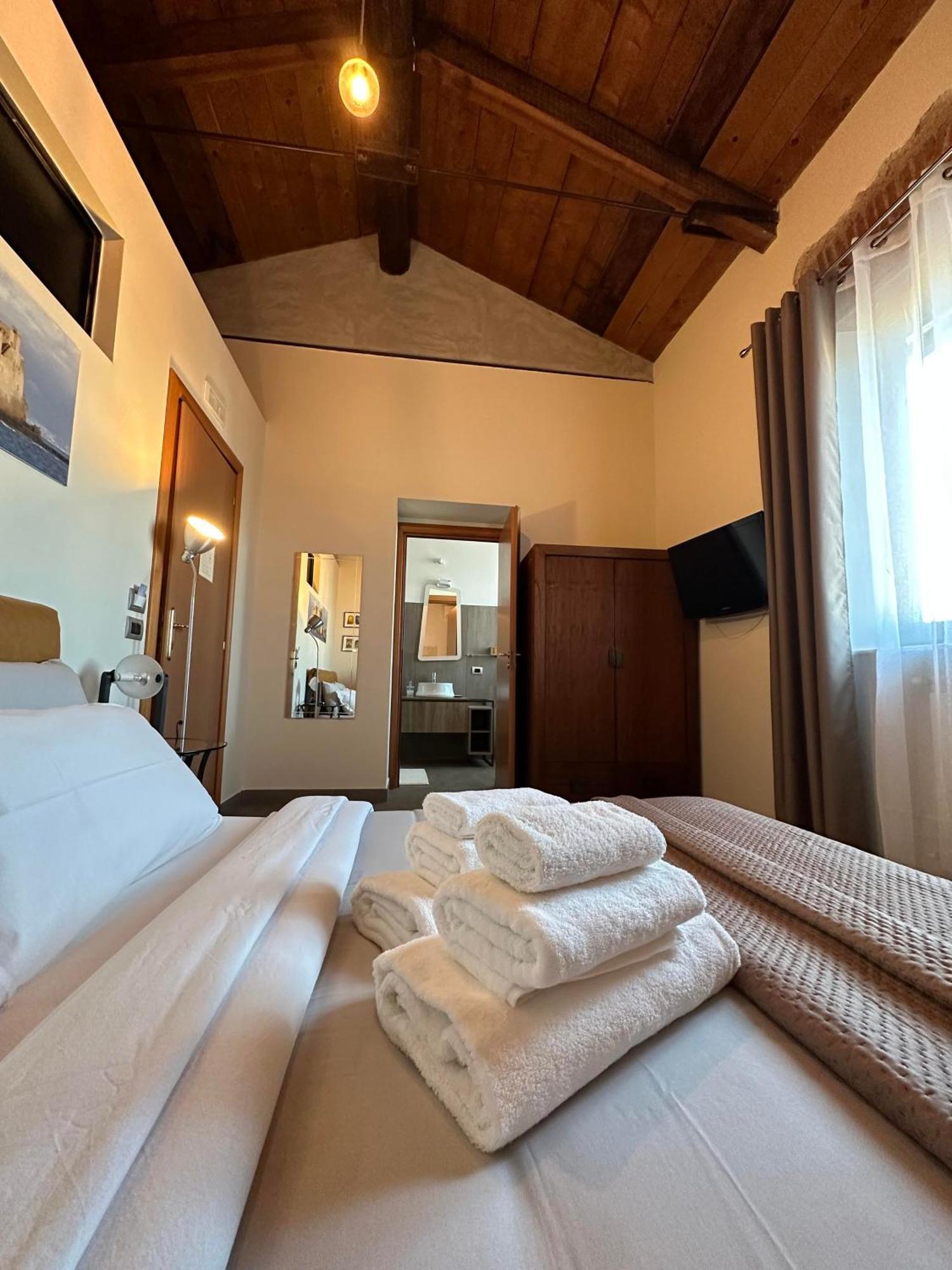 Mansarda Valu Appartement Napels Buitenkant foto