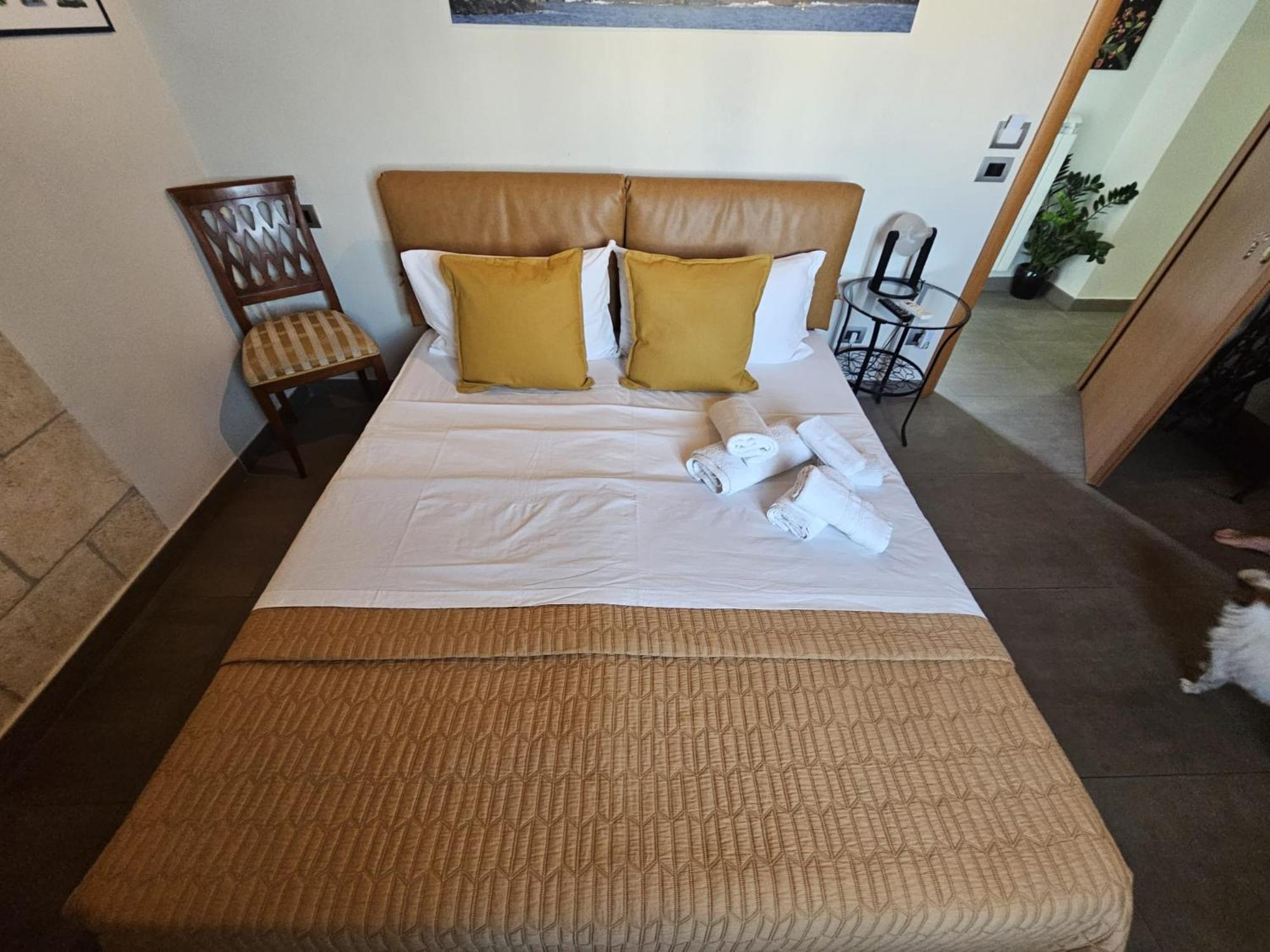 Mansarda Valu Appartement Napels Buitenkant foto